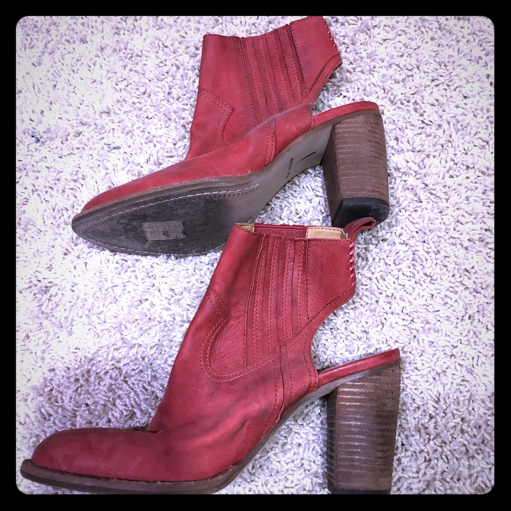 Dolce Vita red western open back booties